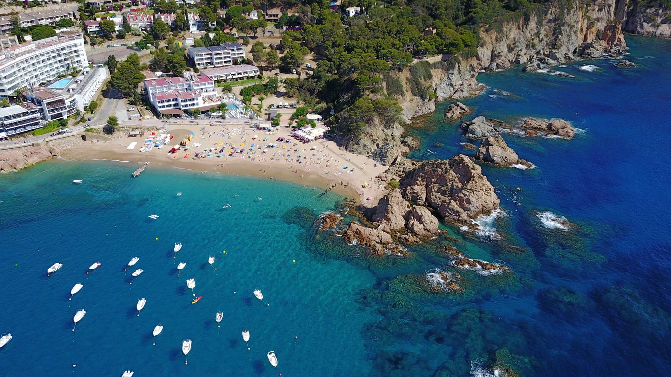 Look for other cheap flights to Costa Brava