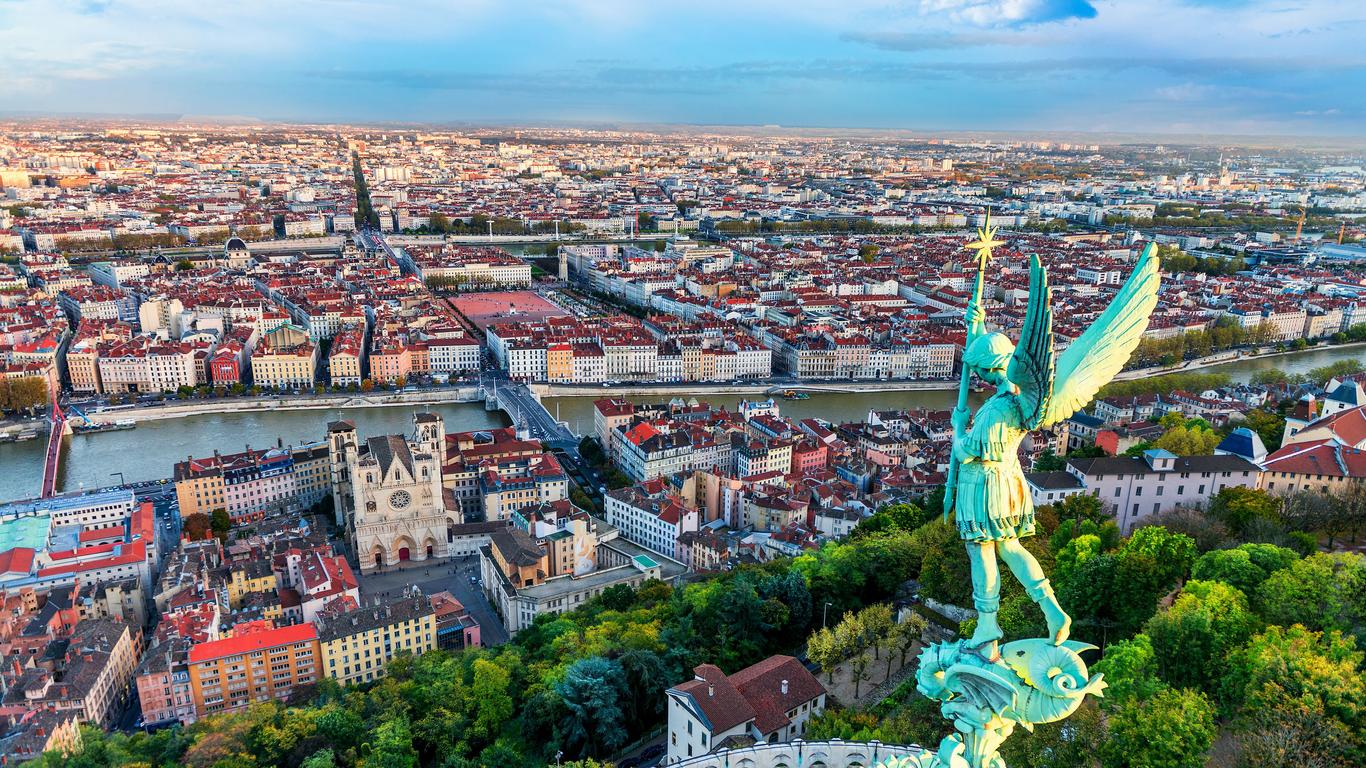 Look for other cheap flights to Lyon