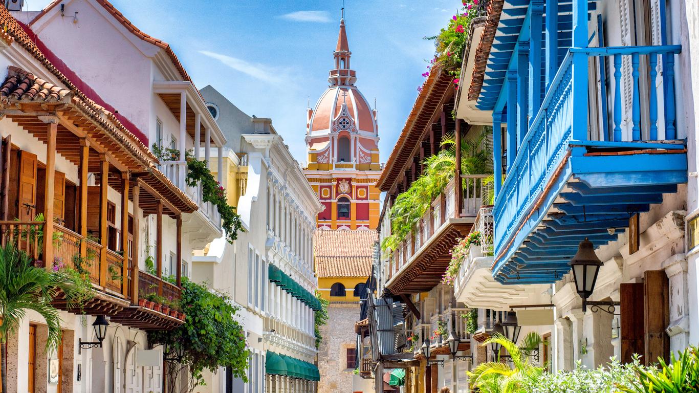Look for other cheap flights to Cartagena