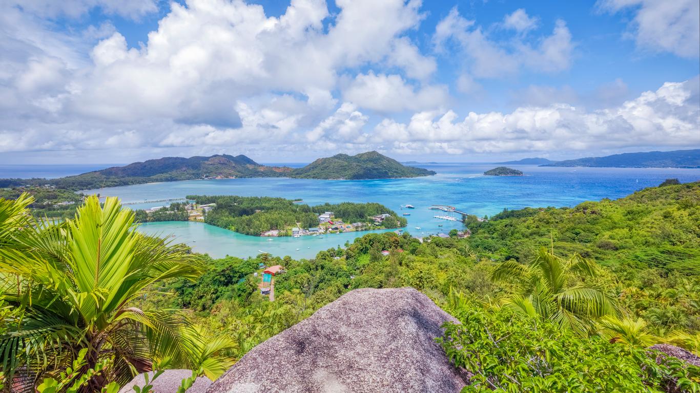 Look for other cheap flights to Praslin