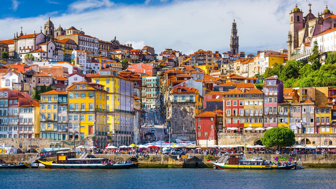 Look for other cheap flights to Porto