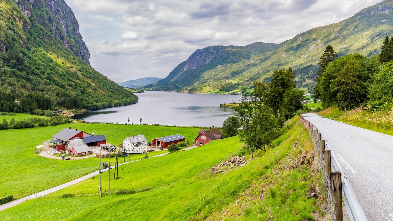 Look for other cheap flights to Norway