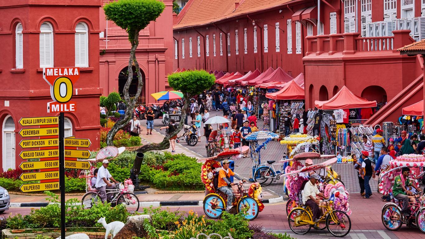 Look for other cheap flights to Malacca