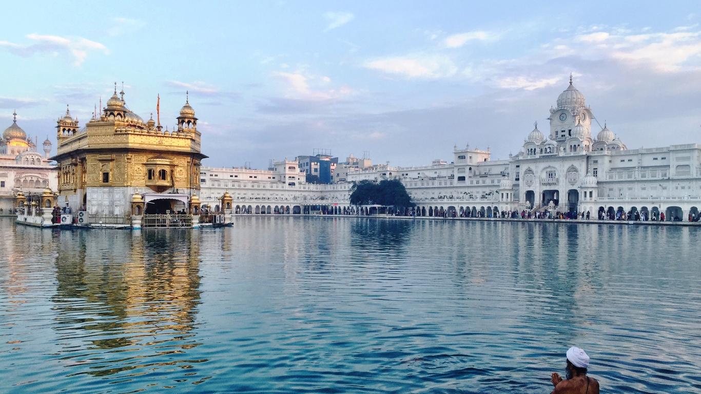 Look for other cheap flights to Amritsar