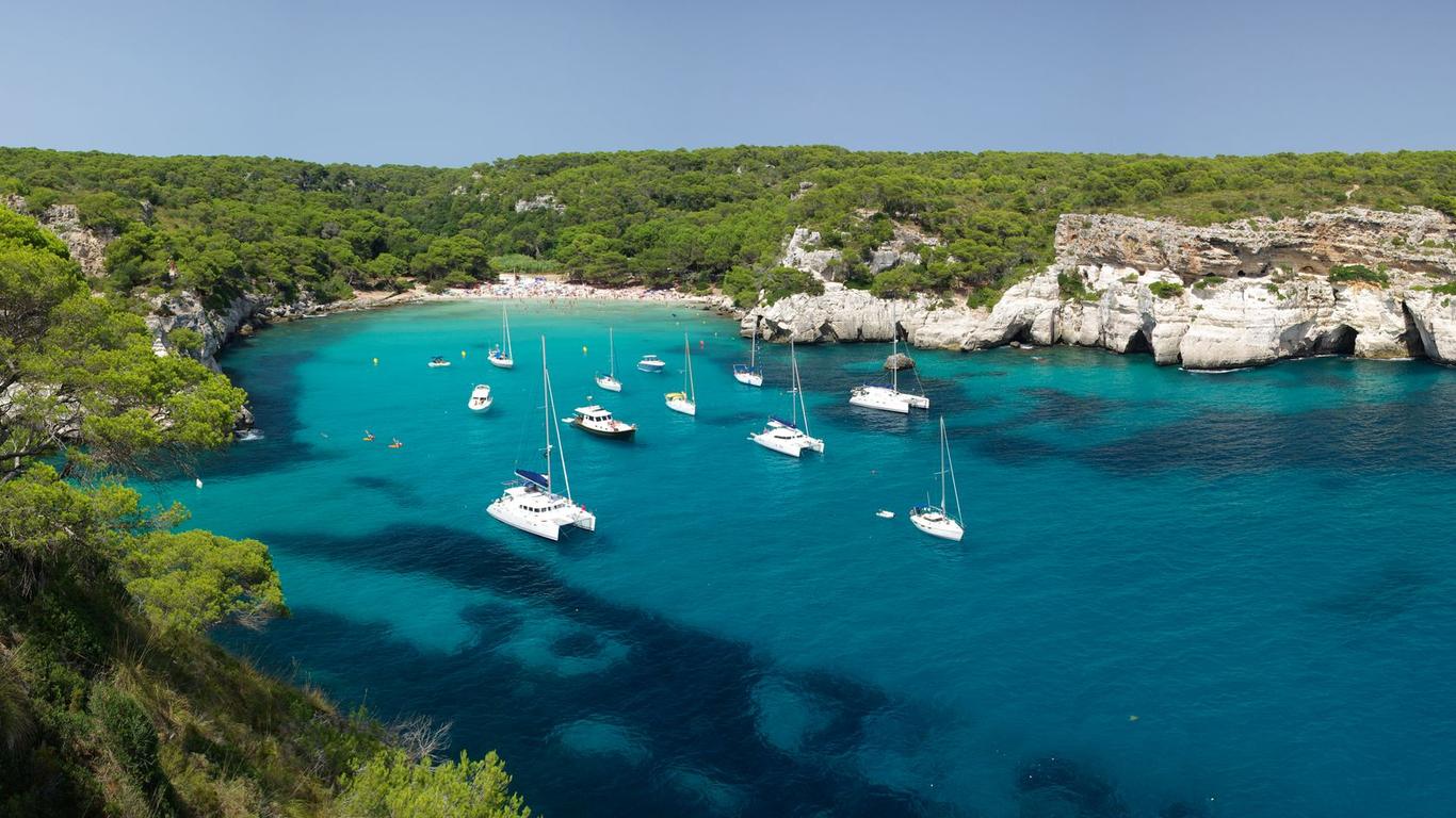 Look for other cheap flights to Menorca