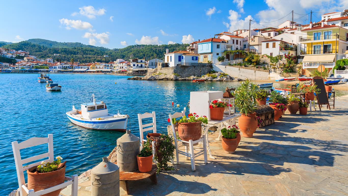 Look for other cheap flights to Greek islands