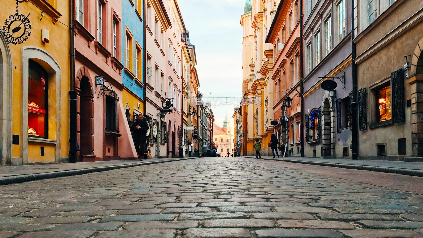 Look for other cheap flights to Warsaw