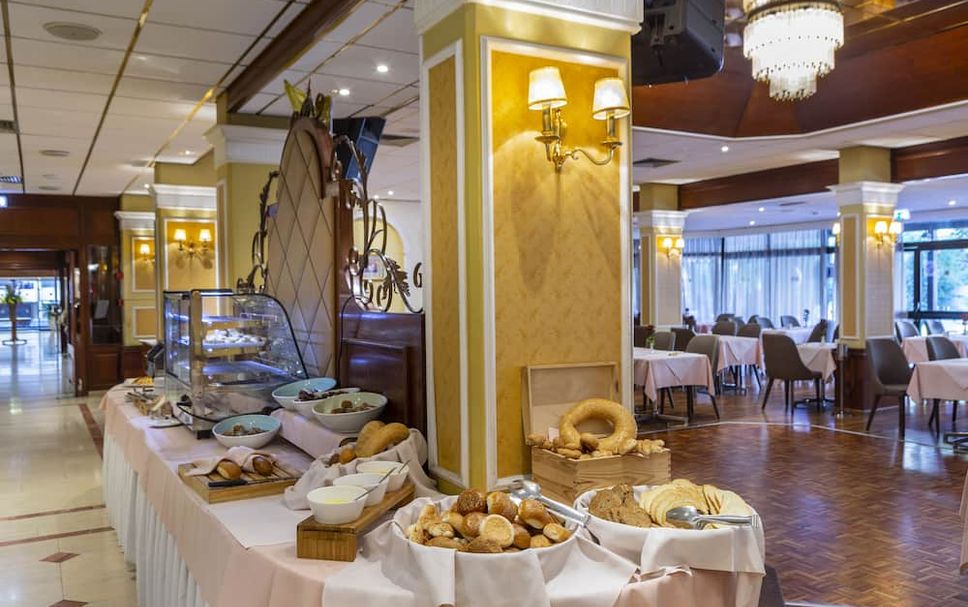 Buffet Photo
