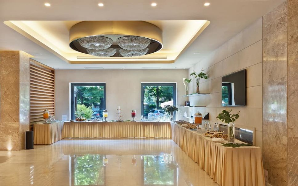 Buffet Photo