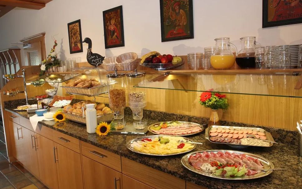 Buffet Photo