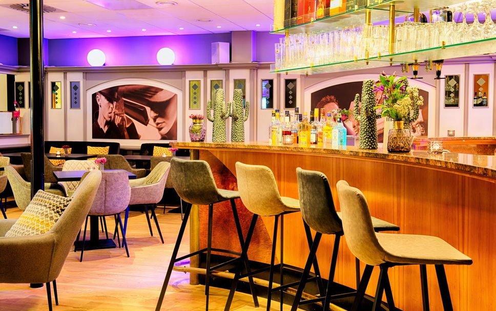 Bar Photo