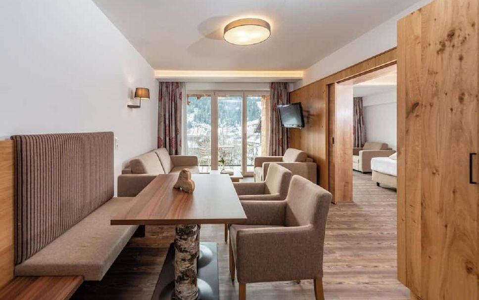 Dining room Photo